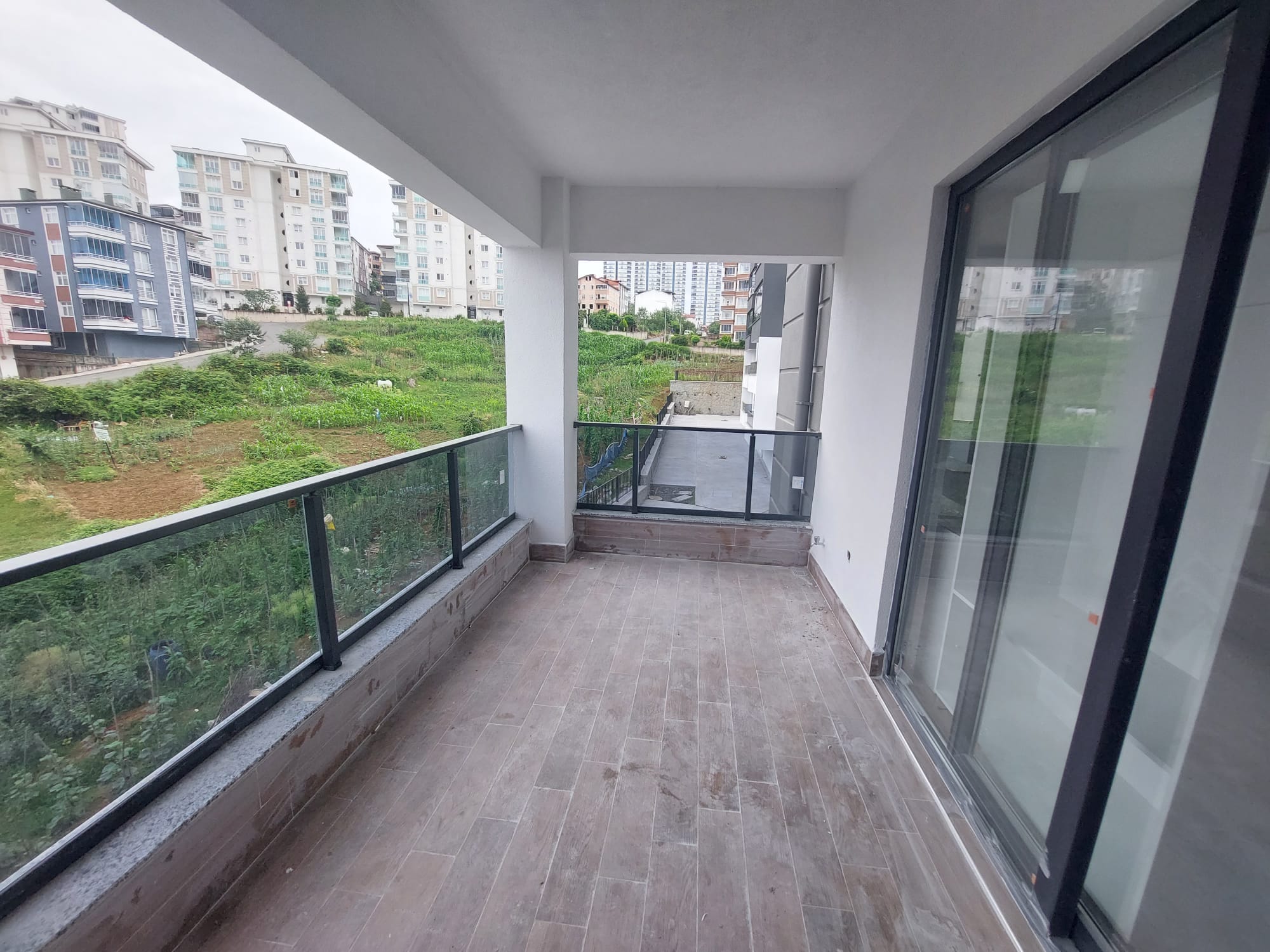 BUCAK MAHALLESİNDE EBEVEYN BANYOLU 3+1 LÜKS DAİRE